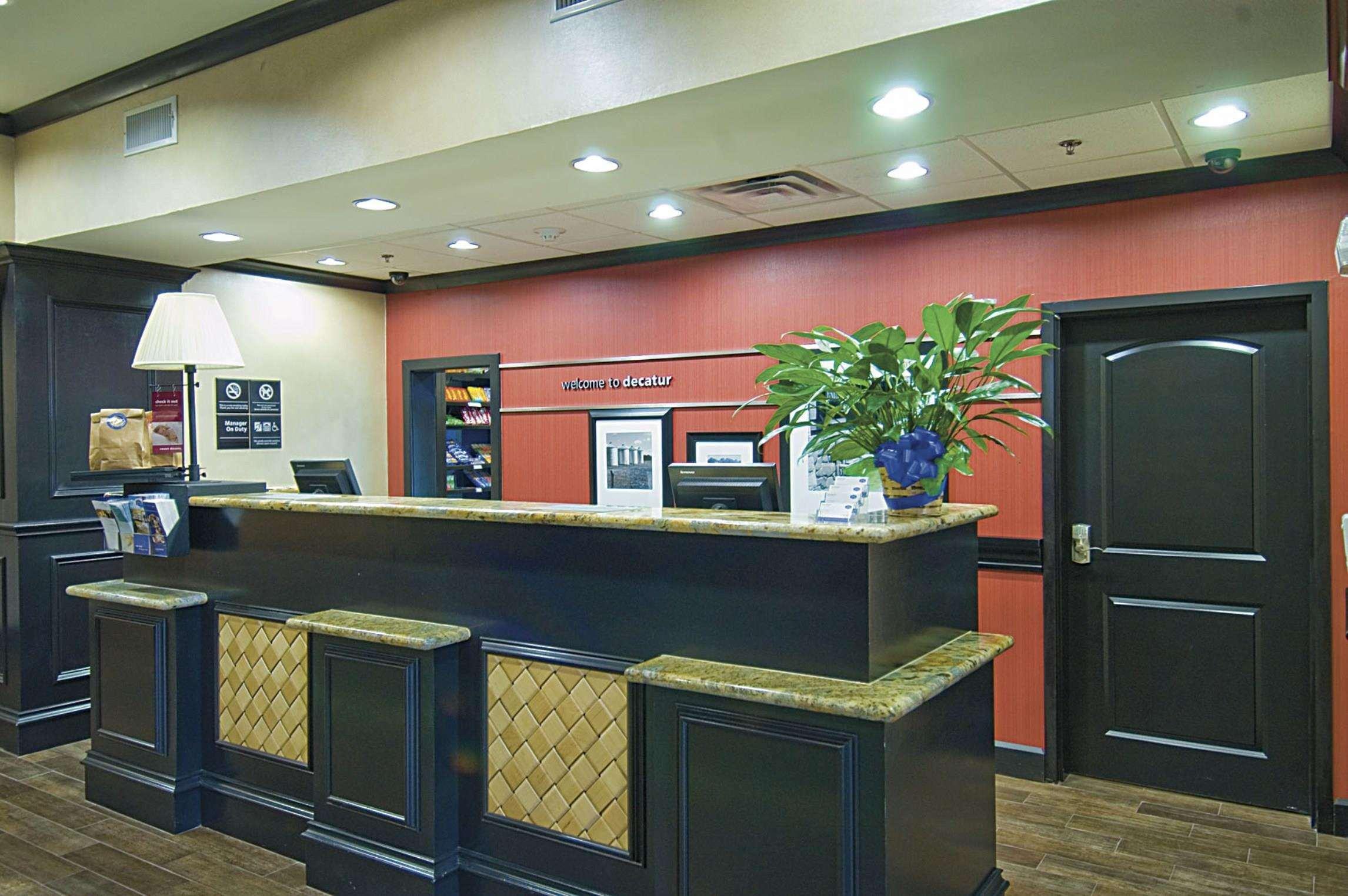 Hampton Inn & Suites דיקייטור מראה פנימי תמונה