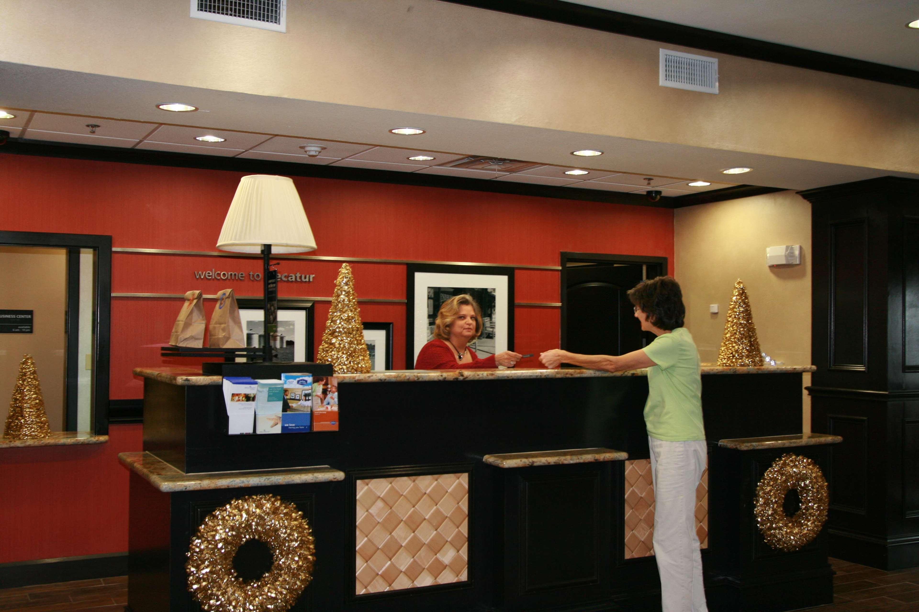 Hampton Inn & Suites דיקייטור מראה חיצוני תמונה